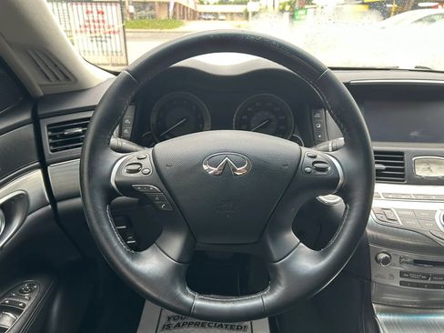 Used 2017 INFINITI Q70 3.7 AWD/4WD image 19