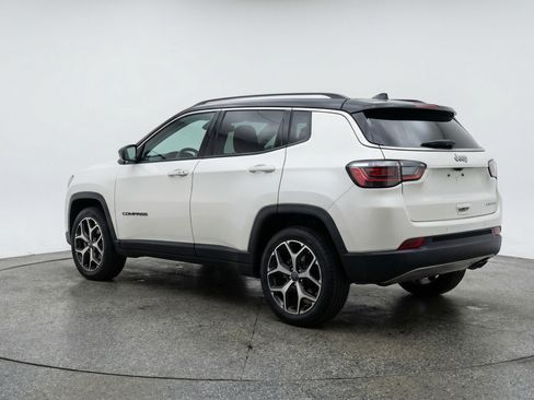 Used 2025 Jeep Compass Limited image 6