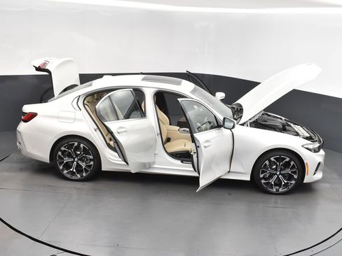 Certified 2025 BMW 330i Sedan w/ Premium Package image 50