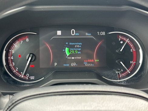 Used 2025 Toyota RAV4 XLE image 30