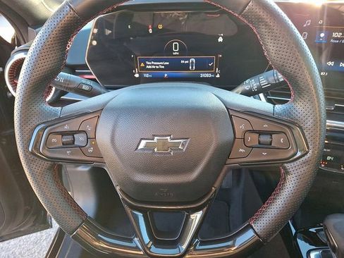 Used 2024 Chevrolet Trax RS w/ Sunroof Package image 30