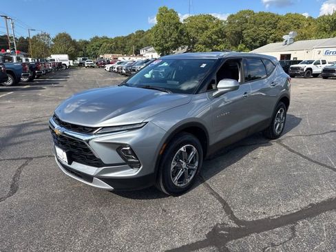 Used 2025 Chevrolet Blazer LT AWD/4WD image 5