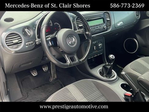 Used 2013 Volkswagen Beetle 2.0T FWD image 20
