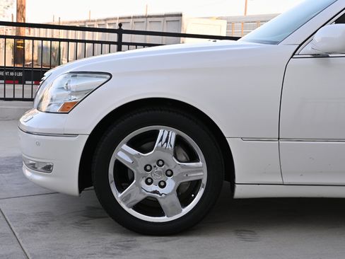 Used 2005 Lexus LS 430 RWD image 37