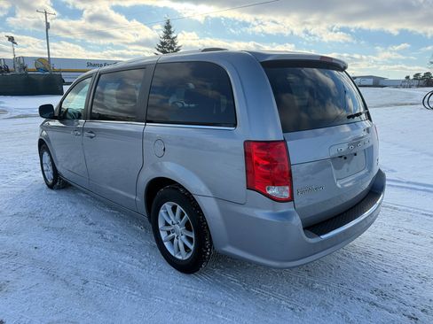 Used 2019 Dodge Grand Caravan SXT image 7