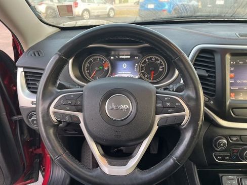 Used 2016 Jeep Cherokee Limited FWD image 19
