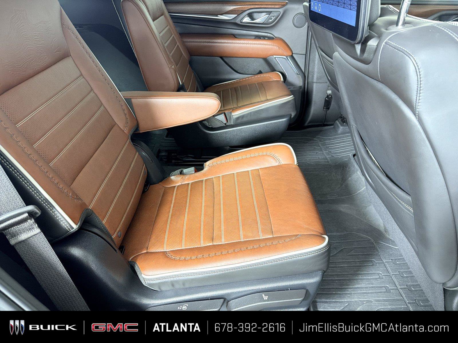Used 2024 GMC Yukon Denali Ultimate AWD/4WD image 15