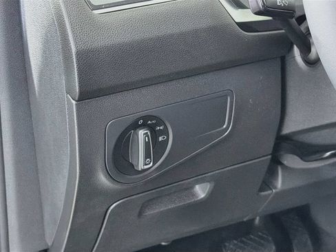 Used 2020 Volkswagen Tiguan SE w/ Panoramic Sunroof Package FWD image 13