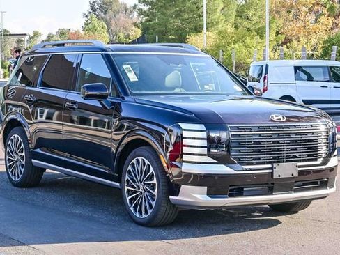 New 2026 Hyundai Palisade Calligraphy FWD image 3