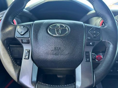 Used 2020 Toyota Tacoma TRD Sport w/ TRD Premium Sport Package AWD/4WD image 16