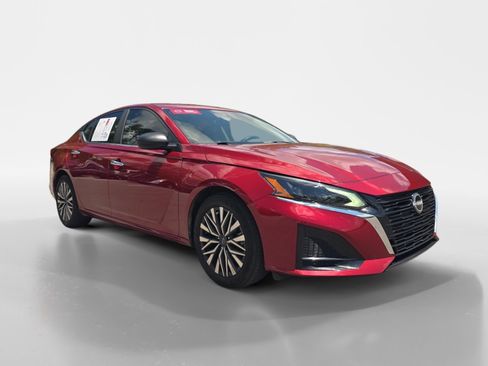 Certified 2024 Nissan Altima 2.5 SV FWD image 8