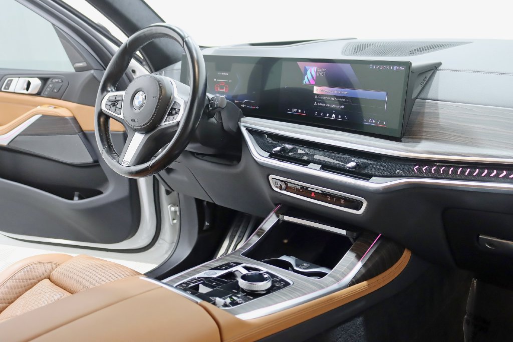 Used 2024 BMW X7 xDrive40i w/ M Sport Package AWD/4WD image 36