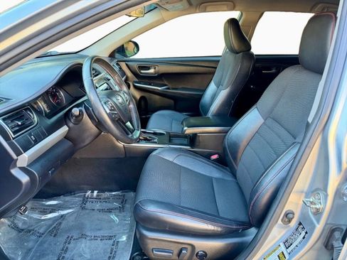 Used 2017 Toyota Camry SE image 10