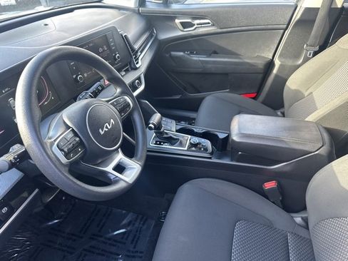 Used 2024 Kia Sportage LX image 10