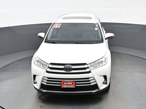 Used 2019 Toyota Highlander XLE AWD/4WD image 37