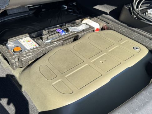 Used 2024 Volvo S90 T8 Ultimate w/ Lounge Package image 38