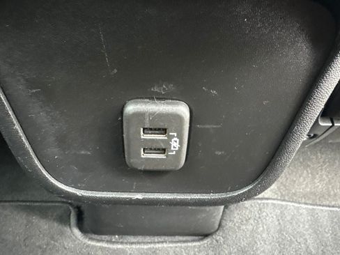 Used 2019 Chevrolet Equinox LT FWD image 29