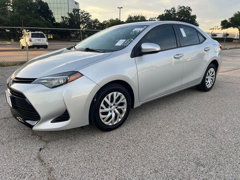 Used 2019 Toyota Corolla LE FWD image 1