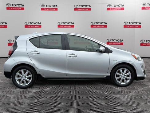 Used 2017 Toyota Prius C Two FWD image 4