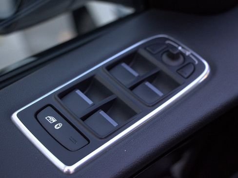 Used 2018 Jaguar F-PACE Premium AWD/4WD image 20