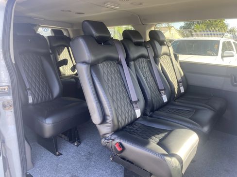 Used 2020 Ford Transit 150 XLT RWD image 13
