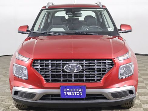 Certified 2024 Hyundai Venue SEL FWD image 10