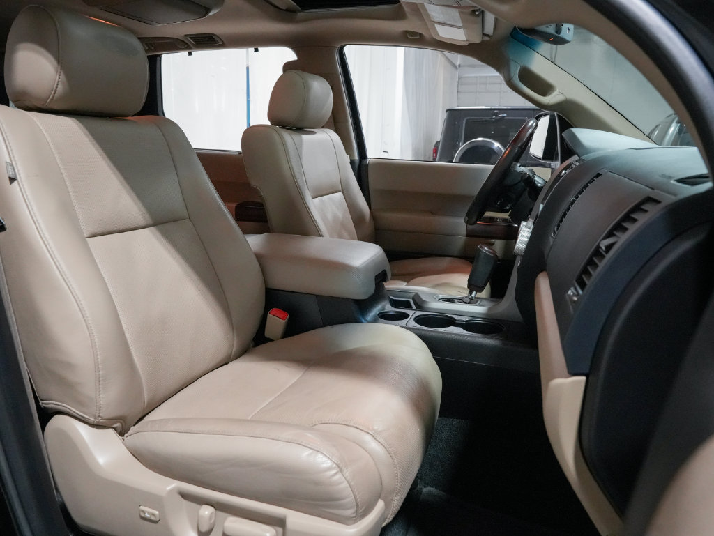 Used 2017 Toyota Sequoia Platinum RWD image 23