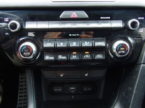 Used 2021 Kia Sportage S w/ S AWD Premium Package image 18