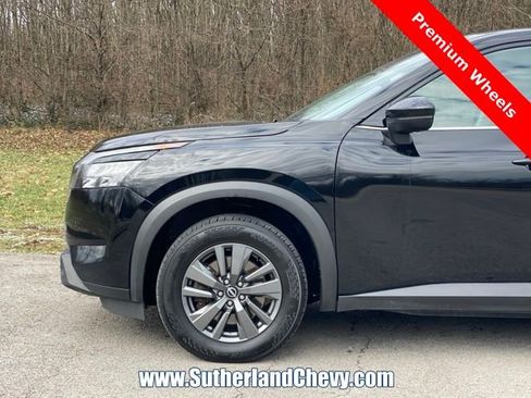 Used 2024 Nissan Pathfinder SV image 10