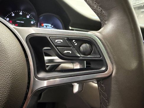 Used 2018 Porsche Macan AWD/4WD image 18