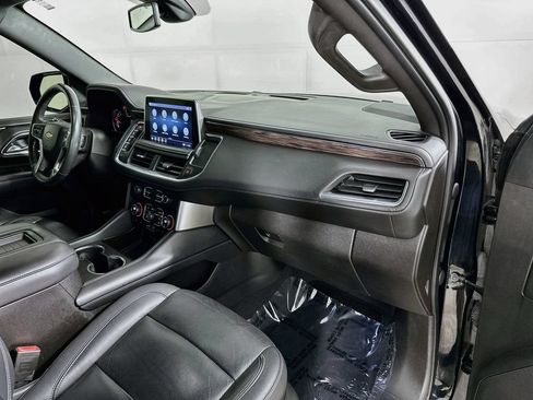 Used 2021 Chevrolet Suburban LT RWD image 35