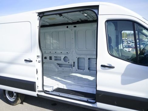 New 2026 Ford Transit 250 148 Medium Roof RWD image 19