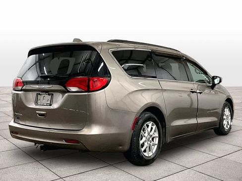 Used 2017 Chrysler Pacifica LX FWD image 11