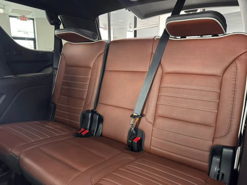Used 2023 GMC Yukon Denali Ultimate image 26