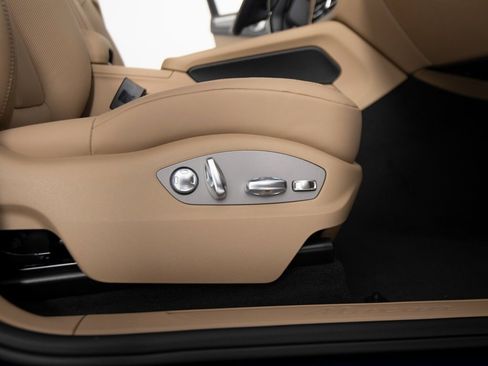 New 2026 Porsche Macan image 32