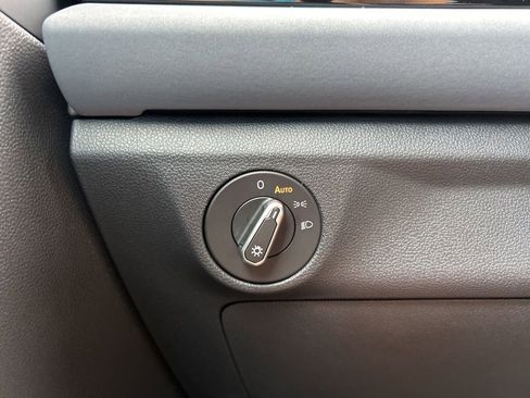 New 2025 Volkswagen Jetta SE image 25