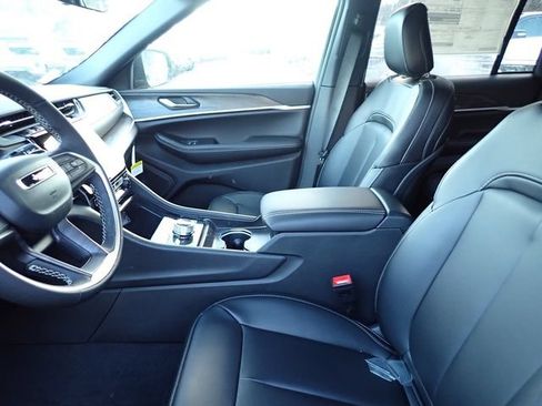 New 2025 Jeep Grand Cherokee Limited w/ Black Appearance Package AWD/4WD image 12