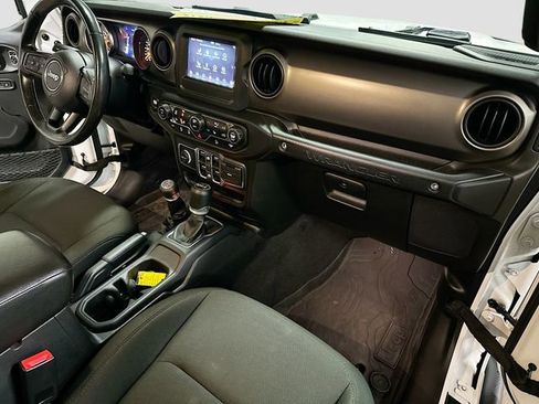 Used 2019 Jeep Wrangler Unlimited Sport S image 28