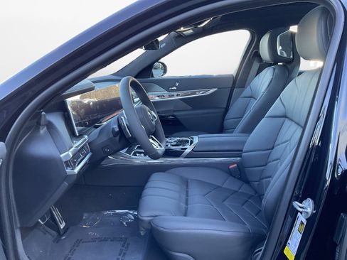 Certified 2023 BMW 740i image 9