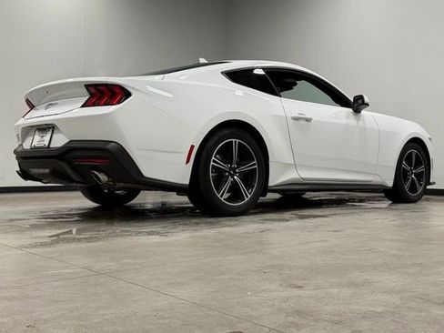 Used 2025 Ford Mustang Coupe image 12