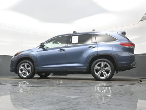 Used 2017 Toyota Highlander Limited Platinum image 30