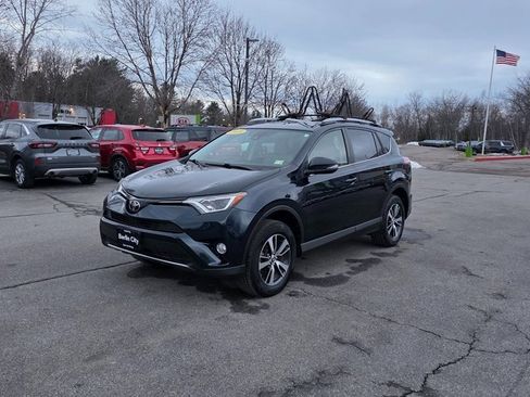 Used 2018 Toyota RAV4 XLE image 4