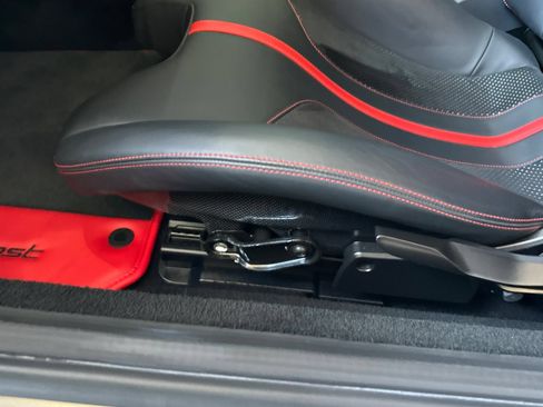 Used 2018 Ferrari 812 Superfast RWD image 14
