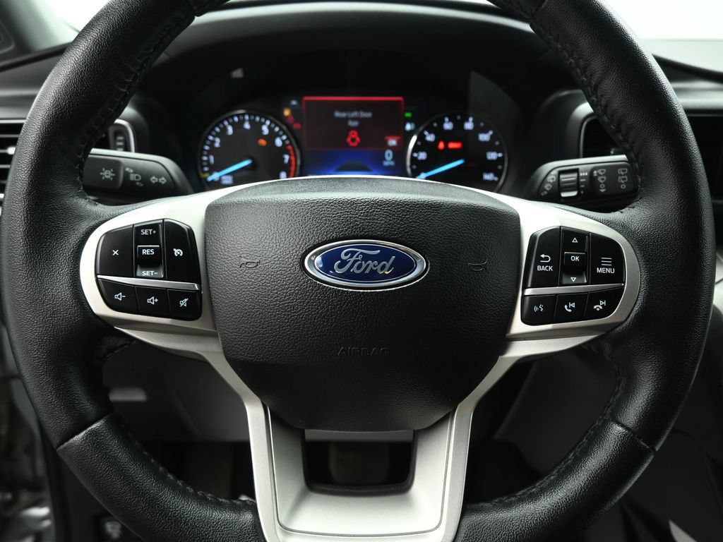 Used 2024 Ford Explorer XLT w/ Equipment Group 202A AWD/4WD image 13
