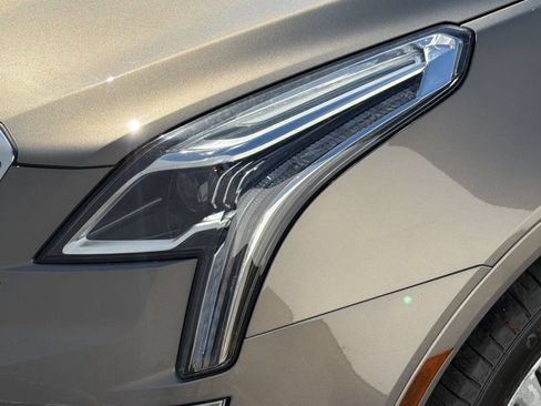 Used 2019 Cadillac XT5 Premium Luxury FWD image 11
