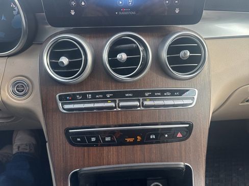 Used 2021 Mercedes-Benz GLC 300 4MATIC image 17
