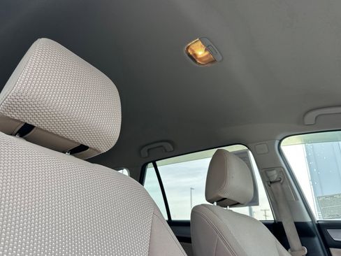 Used 2019 Subaru Outback 2.5i Premium image 17