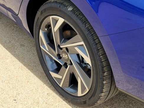 New 2026 Hyundai Elantra Limited FWD image 6