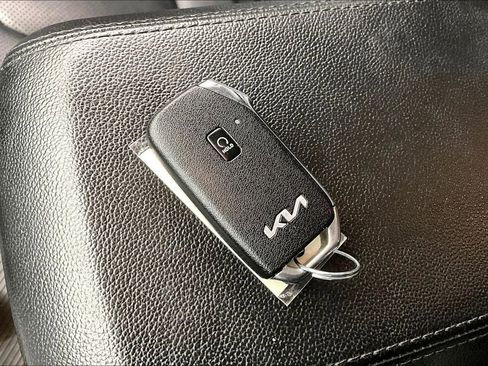 Used 2023 Kia Sportage EX image 10