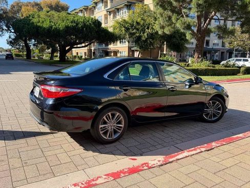 Used 2017 Toyota Camry SE FWD image 7